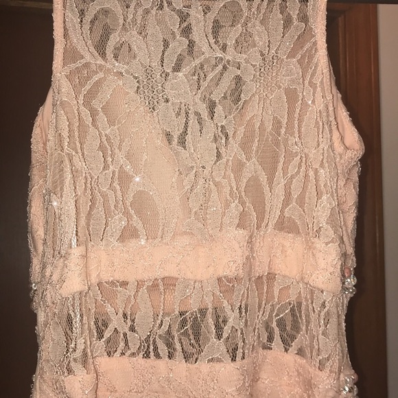 Rose gold lace dress - Picture 3 of 4